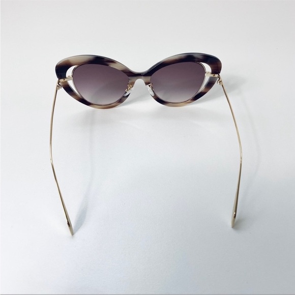 Alexander McQueen cat eye sunglasses main image 4
